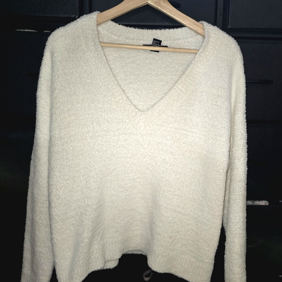 Cozy V-Neck Sweater By Forever 21-Size M - Picture 4 of 8